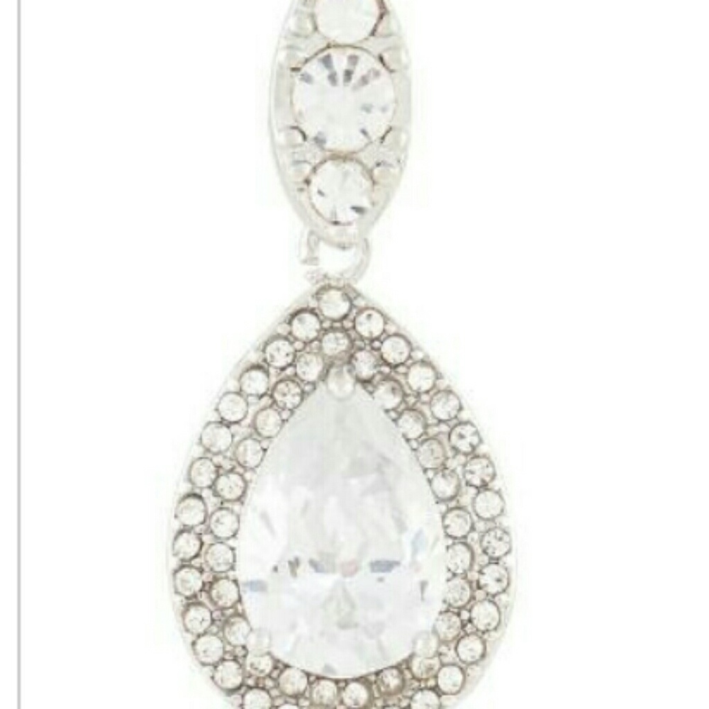 JOAN VASS

Pear Cut & Pave Earrings - Picture 2 of 4